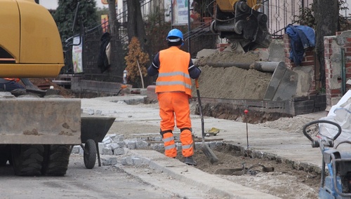 Przeważająca większość pracowników w razie utraty pracy szybko znajdzie nową