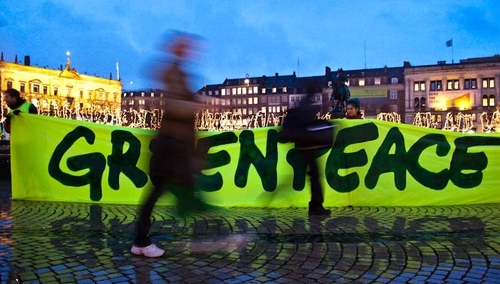 Greenpeace: "Premier RP macha szablą i być może naprawdę wierzy, że coś osiągnął"