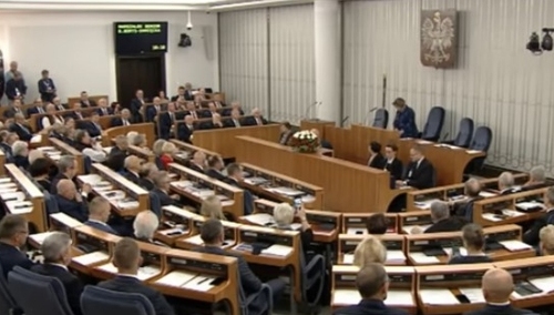 Prawy Sierpowy: Senacki hamulec