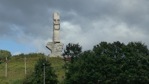 Znaleziono kolejne ludzkie szczątki na Westerplatte. Internauci do Dulkiewicz: "Nie jest pani wstyd?"