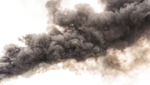 Smog. W bogatych społeczeństwach problem nie występuje - zatrutym powietrzem oddychają biedni