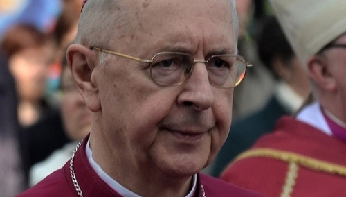 Poznań: Trumna z ciałem abp. Paetza opuściła katedrę. O 10 briefing metropolity poznańskiego