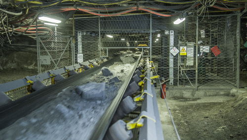 Sześciu górników rannych w wybuchu w kopalni Rudna