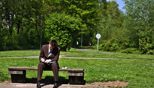 Francuscy pracownicy zyskali prawo do „niebycia w kontakcie” z pracodawcą po godzinach pracy