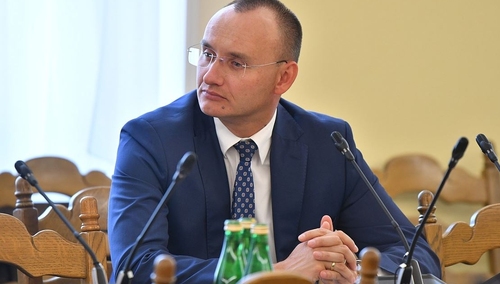 Rzecznik Praw Dziecka publikuje wzory oświadczeń dla rodziców. Spurek oburzona: "To rzecznik episkopatu"