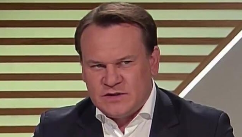 [video] Poseł Tarczyński: "Jedyne co sędziowie mogą sobie zawiesić to portret D.Tuska, przed którym..."