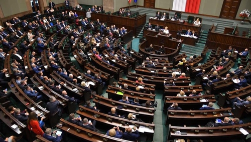 [Sondaż] „To najlepsze oceny od 1998 r.”. Polacy pozytywnie o pracy Sejmu VIII kadencji