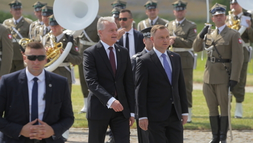 Prezydent Litwy o manipulacji historycznej: To bój, który będziemy musieli wytrzymać z Polską