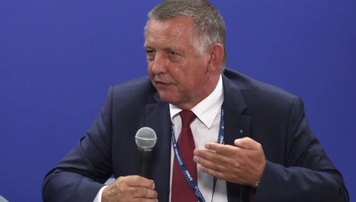 Wojna z PiS-em? Rzeczpospolita: "Marian Banaś kontratakuje, składając 15 doniesień do prokuratury"