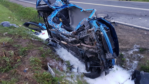 19-latek był bliski spalenia żywcem. Z auta nie pozostało wiele...