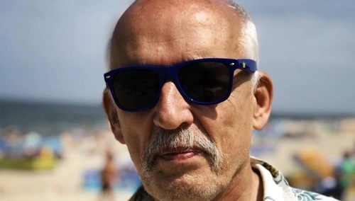 Korwin-Mikke znowu szokuje. Tym razem skomentował molestowanie Kory