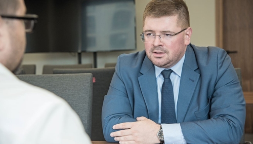 T. Rzymkowski o listach lewicy: Starzy towarzysze, przedstawiciele LGBT i młodzi marksiści