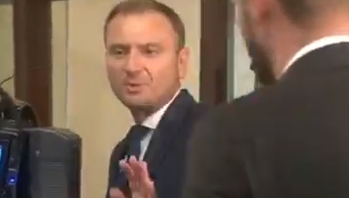 [video] Kolejne kłopoty Nitrasa. "Czy to co pan robi to oszustwo wyborcze?". Nerwowa reakcja posła