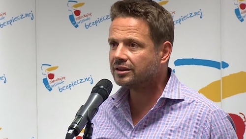 "W jakim stanie są kanały dostarczające mieszkańcom prąd, gaz i wodę?" Radny PiS pyta Trzaskowskiego