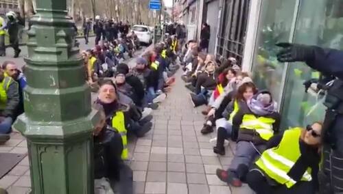 [video] Żółte kamizelki. Masowe aresztowania na ulicach Brukseli