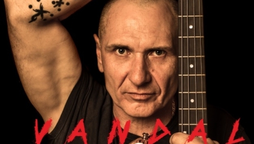 [video] Jeden z najlepszych polskich basistów obchodzi dziś 50. urodziny. Zobacz, jakie ma umiejętności!