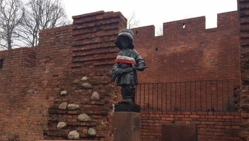 "Neue Zürcher Zeitung" o "polskiej bohaterszczyźnie" i "micie wiecznej ofiary" w kontekście II WŚ