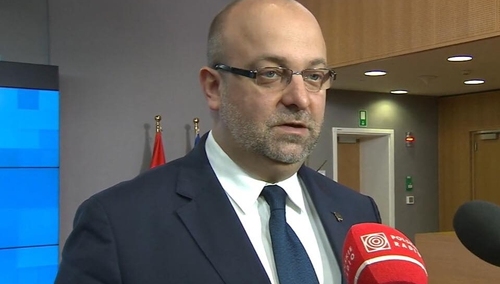 Onet oskarża min. Piebiaka o zorganizowany hejt w sieci. KPRM: Premier poprosił ministra o wyjaśnienia