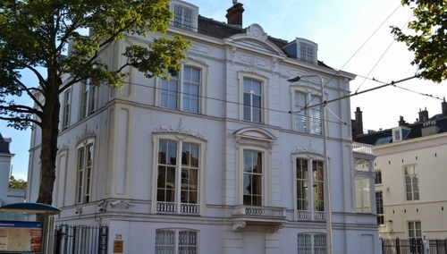 Próba samospalenia w polskiej placówce w Hadze