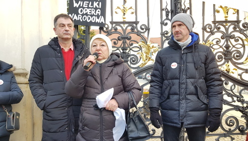 Pracownicy Teatru Wielkiego - Opery Narodowej zaprotestowali przed MKiDN