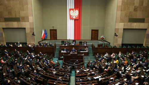 Głosowanie nad wnioskiem o wotum zaufania już dziś? Nieoficjalne informacje z Kancelarii Sejmu