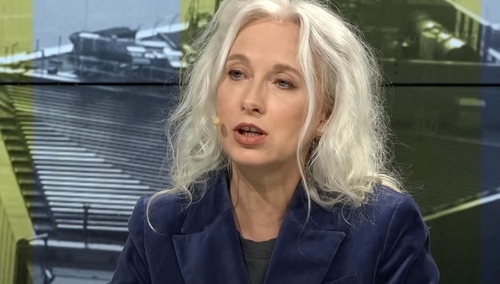 "Z powodu wyjazdu za granicę". Gretkowska sprzedaje dom po wyborach