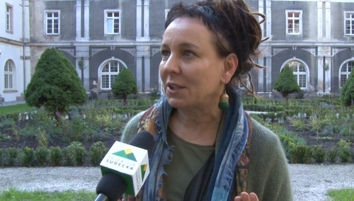 Tokarczuk: Granica między człowiekiem a zwierzęciem jest postawiona w sztuczny sposób