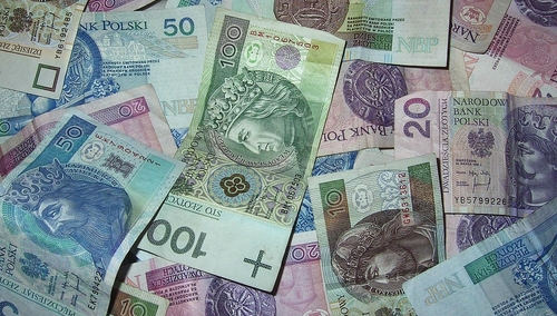 Rząd zadeklarował podniesienie płacy minimalnej w 2020 roku do 2450 zł