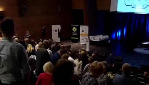 [video] Gdańsk. Ślubowanie młodych radców prawnych. Oda do Radości zamiast Mazurka Dąbrowskiego?