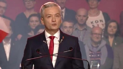 [Video] Biedroń: "Wychowałem się w patologicznej rodzinie jak miliony Polek i Polaków"