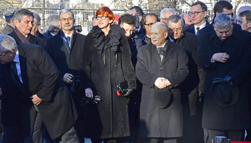 [Nasza Fotorelacja] Pogrzeb śp. Jana Olszewskiego - Żegnający Zmarłego