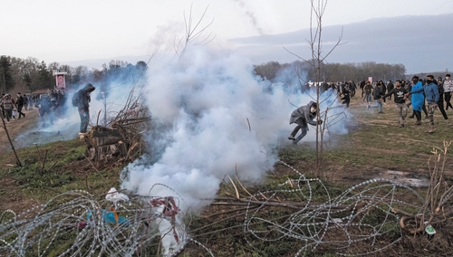 [TEMAT NUMERU - EUROPA "MĄDRA" PO SZKODZIE] Unia Europejska już nie chce imigrantów?