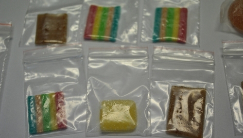 Policja ostrzega: Uwaga na żelki z LSD