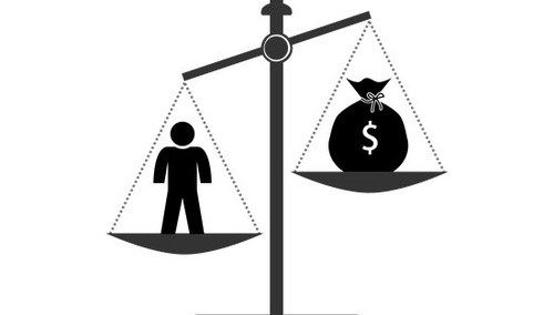 "Newsweek" staje w obronie komorników: "Nadciąga rzeź komorników"