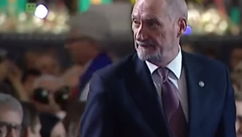 Antoni Macierewicz komentuje dymisję trzech podsekretarzy stanu w MON