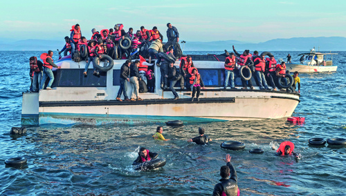 Watykan upomina polityków, by nie wykorzystywali migrantów