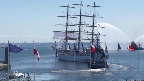 [video] Rejs Niepodległości. Premier: Życzę Wam, żebyście uwierzyli w Polskę i sławili jej imię