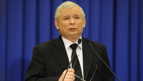 Dobre wieści na temat zdrowia Kaczyńskiego. "Z kolanem jest lepiej, prezes coraz sprawniej się porusza"