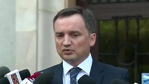 Minister sprawiedliwości chce odznaczenia dla Polaka z Londynu
