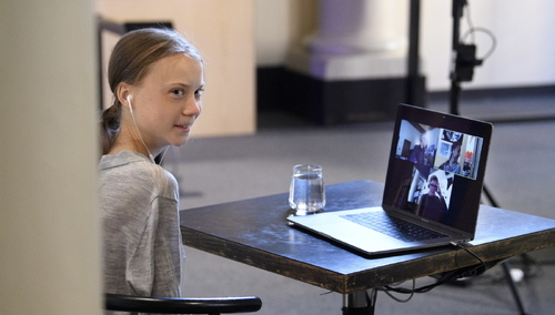 Thunberg apeluje: "Musimy zajmować się jednocześnie pandemią koronawirusa i kryzysem klimatycznym"