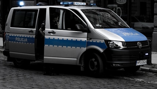 Polska. Ewakuacja z powodu bomby. Policja zabezpiecza miejsce