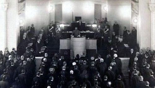 Posłowie przez aklamację przyjęli uchwałę w sprawie 100 rocznicy posiedzenia Sejmu Ustawodawczego