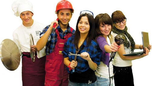 Młodzi ludzie i luka płacowa