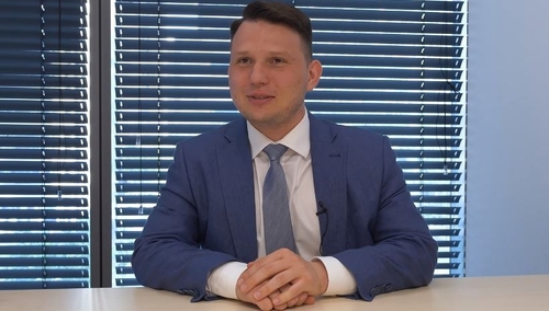 [video] Mentzen: "Trzaskowski jest pustym dzbanem, który można wypełnić dowolną treścią"