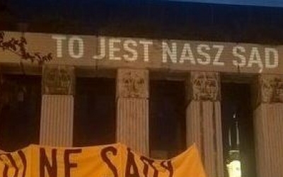 Wymowne hasło protestujących pod SN: "To jest nasz sąd". Internauci: a powinien być obywateli
