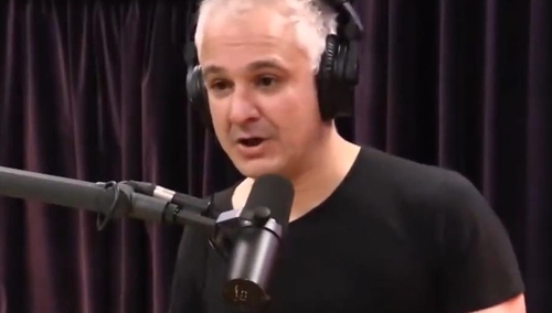 [video] Kabaret. "Mein Kampf" jako manifest feministyczny. Naukowcy ośmieszyli studia gender