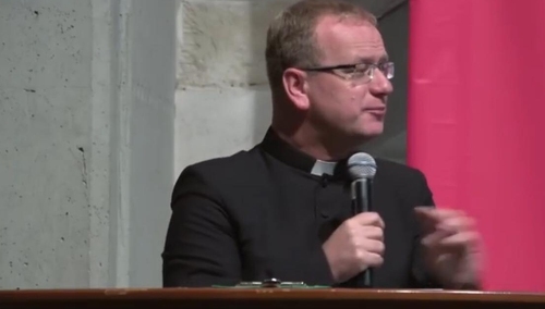 Ks. Węgrzyniak: "Spiralę nienawiści przerywa się przez..."