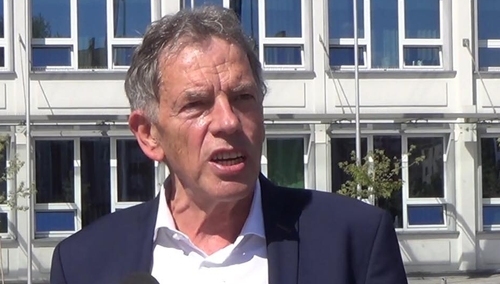 Rosati publikuje szokujący wpis. Wiceminister: „Sugeruje pan, by pozbawić prawa głosu starszych?”