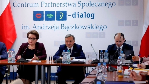 Dziś minister edukacji spotkała się ze związkowcami. Bez przełomu