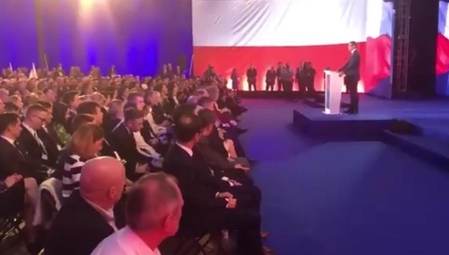 Konwencja PiS - Polska Jest Jedna. Premier: Będzie opodatkowanie hipermarketów i mniejszy ZUS dla firm